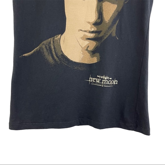Vintage Y2K Twilight New Moon Black Beige Jacob Twilightcore 2000’s Graphic Tee - Picture 3 of 10